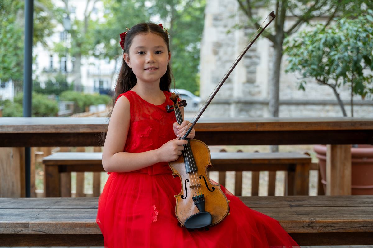 Sophie Grace Muecke with her violin